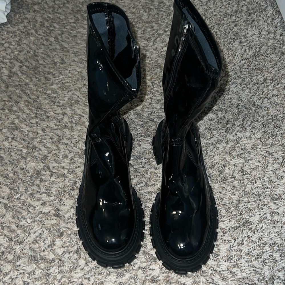 NWOT SCHUTZ Kennedy Lug Sole Boots